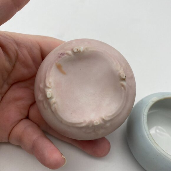 Vintage floral hand painted trinket dish boxes pink blue dresser box jewelry - Picture 11 of 11